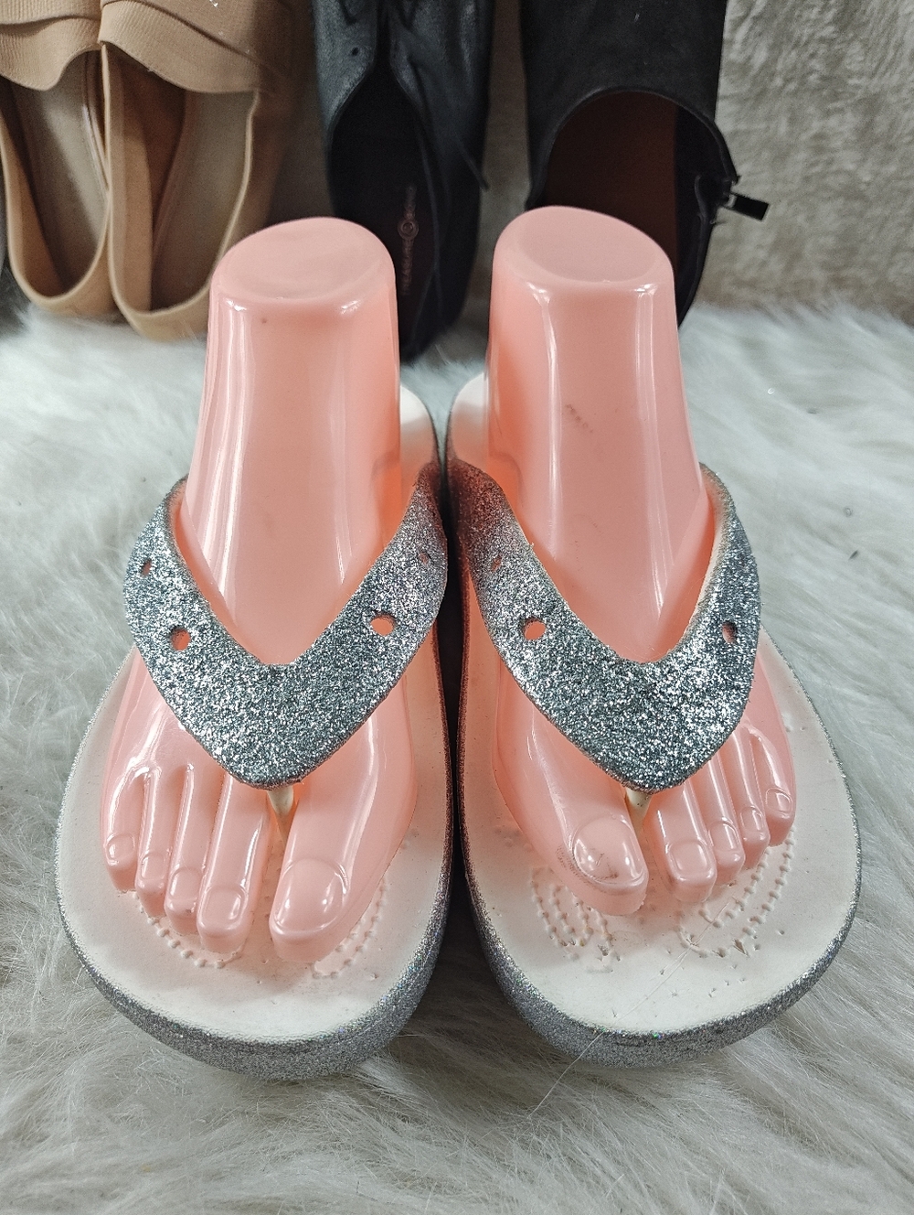 Crocs Classic Platform Glitter Sandals Silver Sz 9 Women’s Flip Flops Cushioned